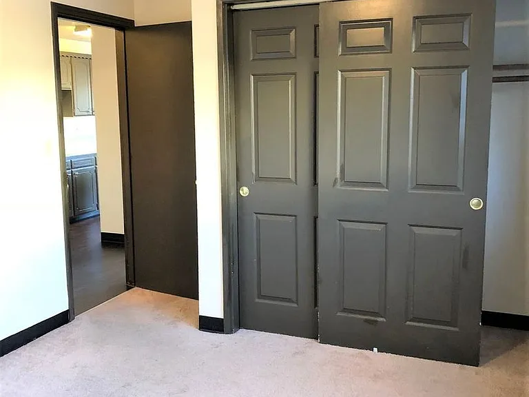 Hill Town Apartments — Photo 22