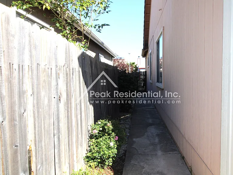 8572 Charente Way — Photo 20