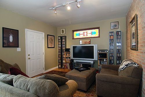 4th image of 823 N Winchester Ave #G-1
