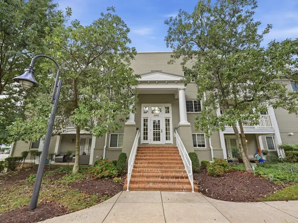 4061 S Four Mile Run Dr Unit 301, Arlington, VA 22204