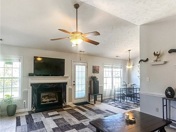 4th image of 1017 Thistle Gold Dr