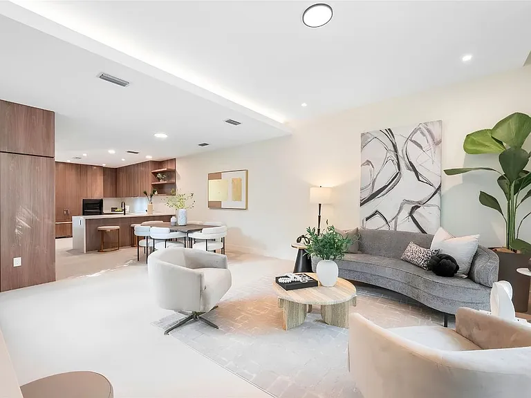 3073 Hibiscus St — Photo 18