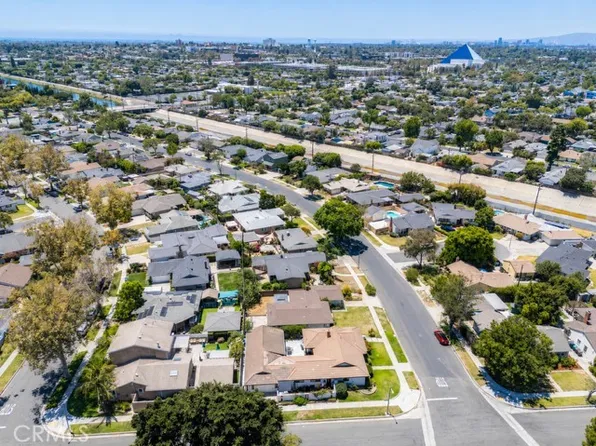 1980 Vuelta Grande Ave, Long Beach, CA 90815