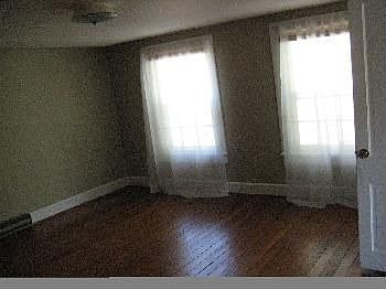 2nd image of 9 Houston St