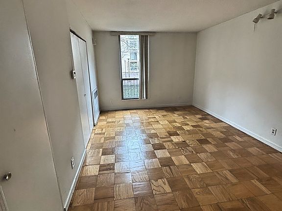 3rd image of 99 Pond Ave APT 222