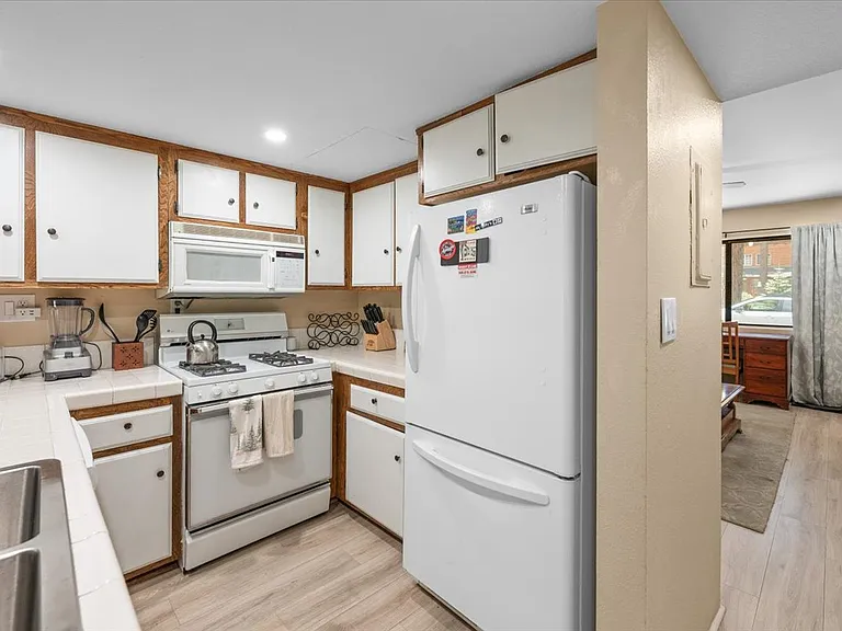 619 Summit Blvd — Photo 22
