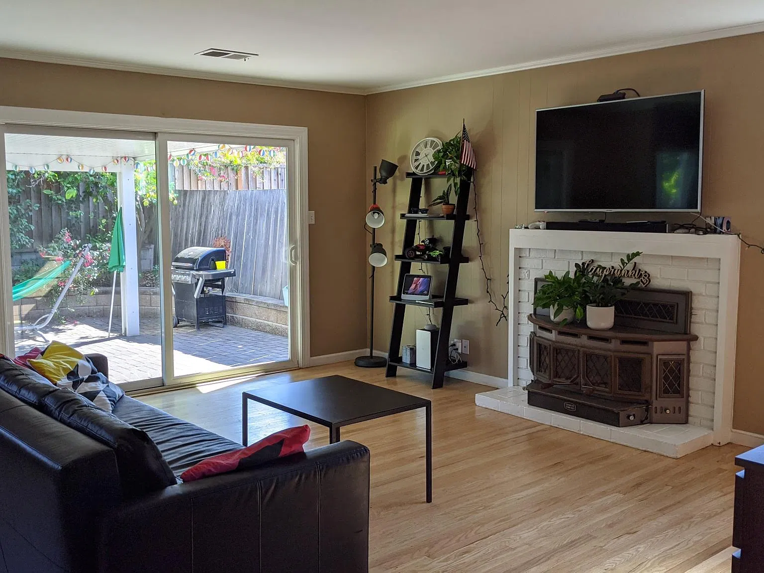 1146 W Iowa Ave — Photo 4