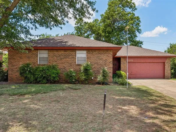3601 Oakhurst Dr, Midwest City, OK 73110