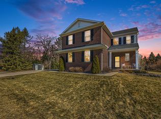 9945 Floros Ln, South Lyon, MI 48178