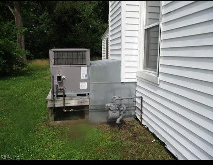 2nd image of 1900 Chestnut St