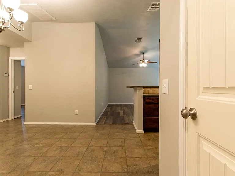 15316 Nightshade Dr — Photo 25