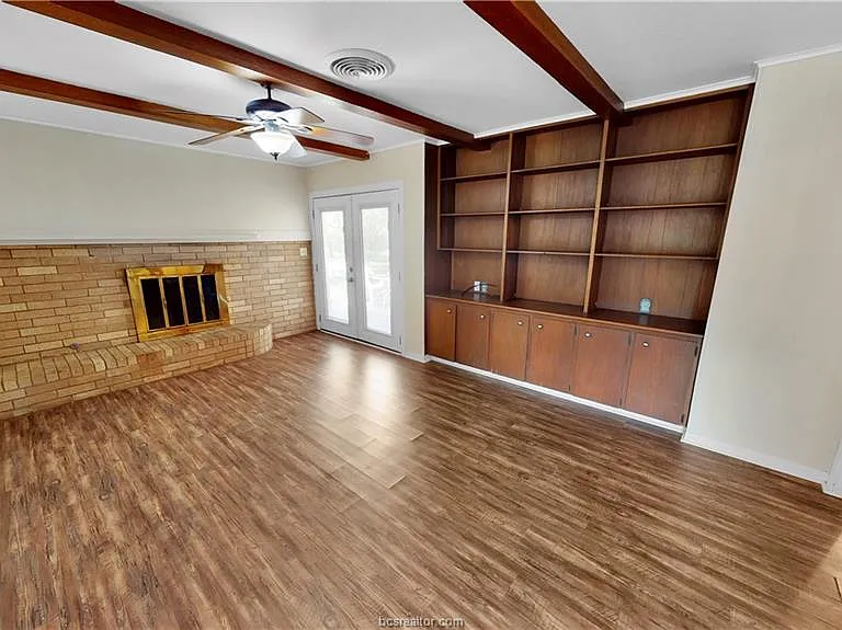 205 Redmond Dr — Photo 9