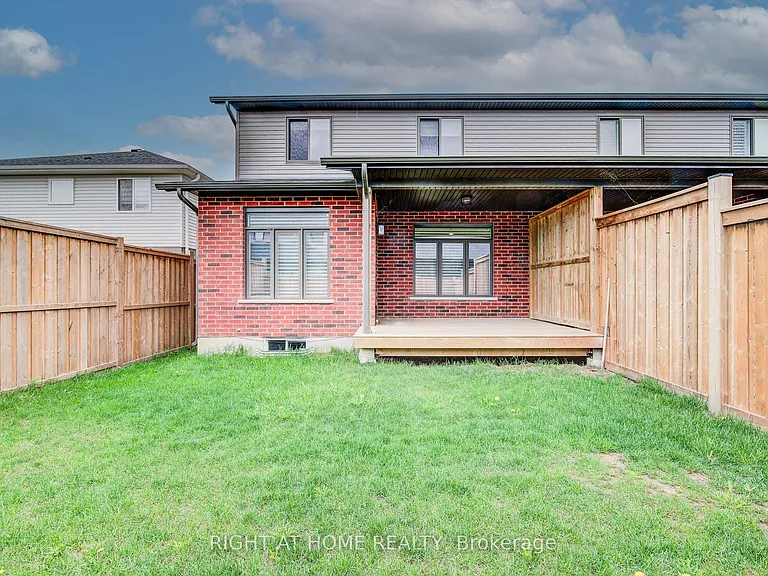 138 Woodberry Cres — Photo 47