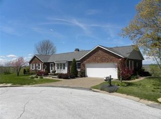333 W Fairway Dr, Quincy, IL 62305