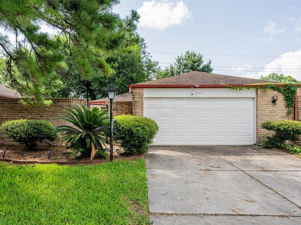 2431 Blackridge Rd, Houston, TX 77067