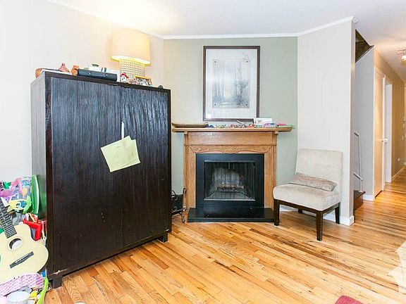 3rd image of 431 W Grant Pl APT A