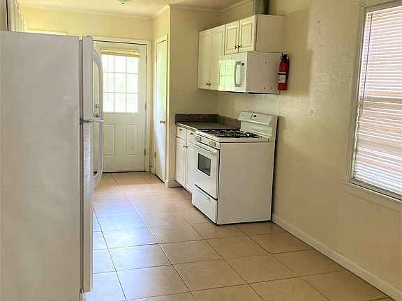 5th image of 1012 Anderson Dr