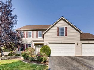 2121 Whitetail Dr, Aurora, IL 60503
