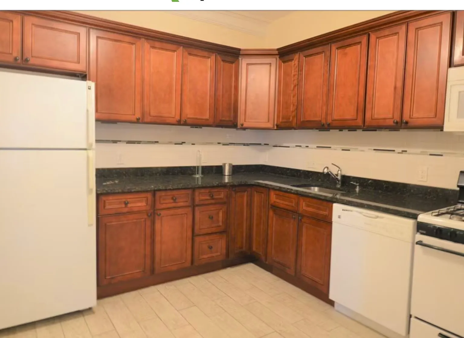 4 bed, $3,900 — Photo 2