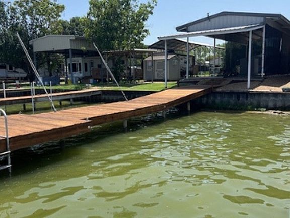 3rd image of 2058 Pelican Isle Dr