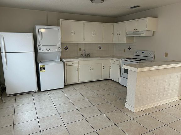 5th image of 800 S Fir St #11336120