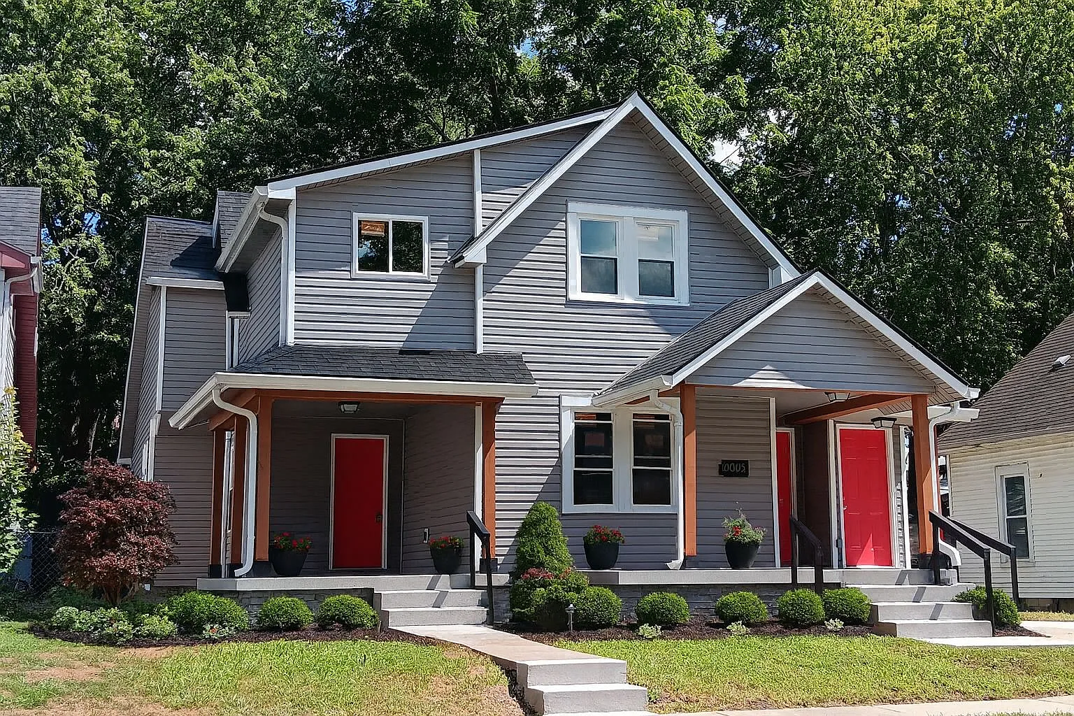 3 bed, 1100 sqft, $1,300 — Photo 1