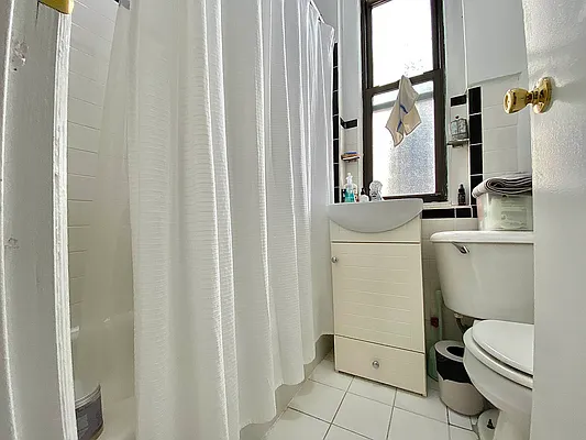 Rented by Oxford Property Group | media 18