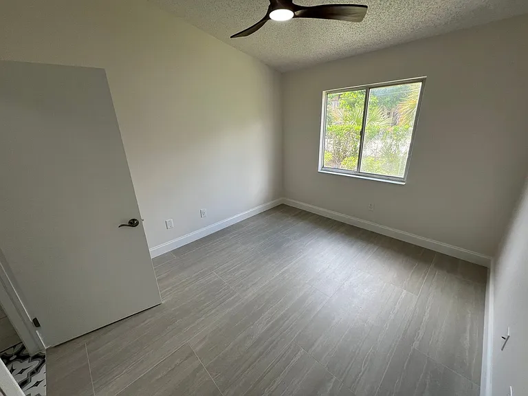 5214 Stacy St — Photo 12