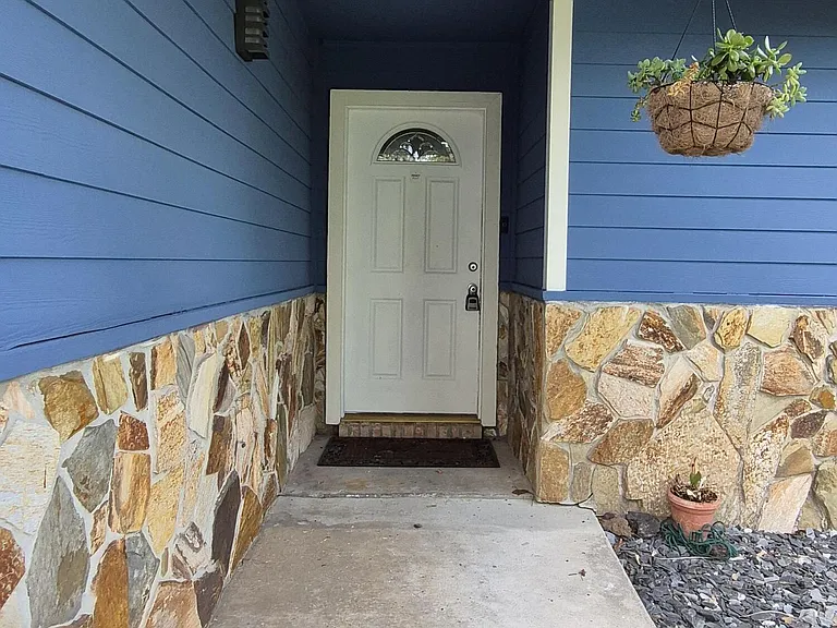 552 William Paca St — Photo 3