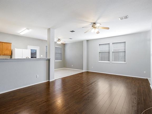 5th image of 2629 Elderberry Ln