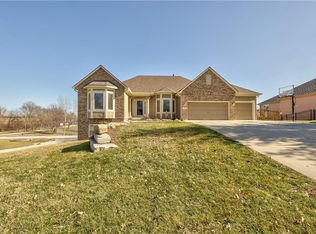 1511 150th Ter, Basehor, KS 66007