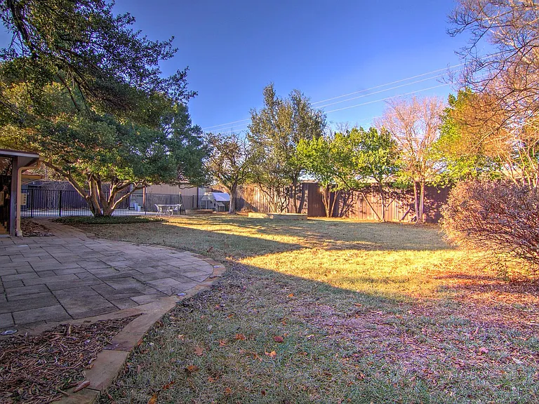 3763 Vinecrest Dr — Photo 32