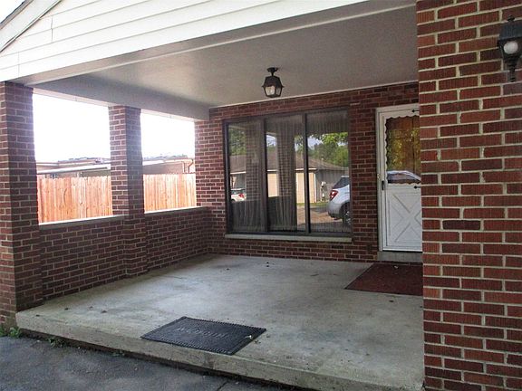 5th image of 50 Westlawn Ave