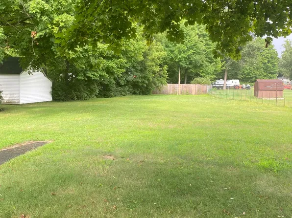 309 S Railroad St, Lawton, MI 49065