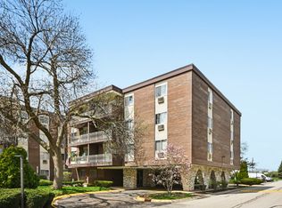 1331 S Finley Rd APT 413, Lombard, IL 60148