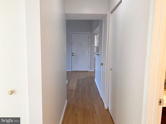 5th image of 6901 Victoria Dr Unit L