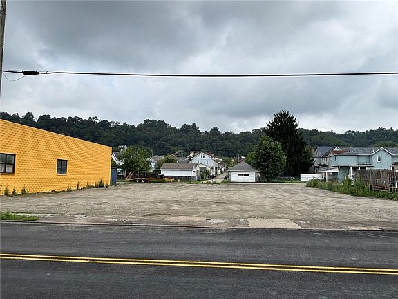 2nd image of 2813 Walnut St