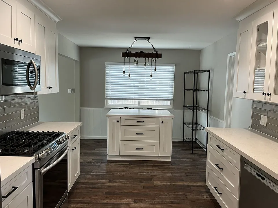 1311 Spruce Dr