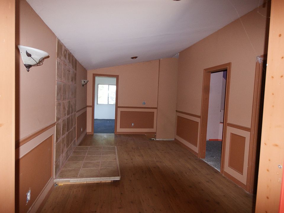 1st image of 758 Van Buren Ave
