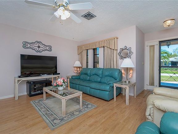 4th image of 7185 Mamouth St