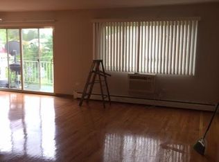 1004 S River Rd #2O4, Des Plaines, IL 60016