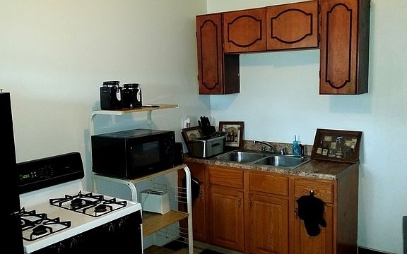 2nd image of 3104 W Polk St