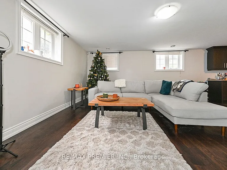 916 Scarlett Rd #BASEMENT — Photo 12