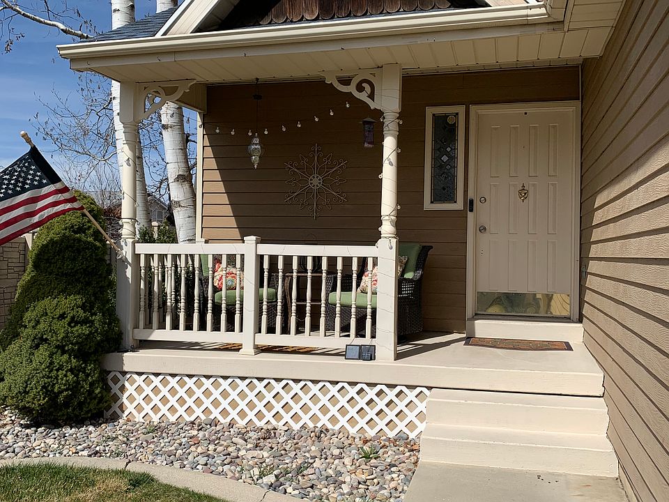 Charming home in nice neighborhood with fenced back yard. Furnished or unfurnished for the right family. Close to schools and shopping. A must see!