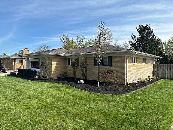 3rd image of 6704 Dorf St