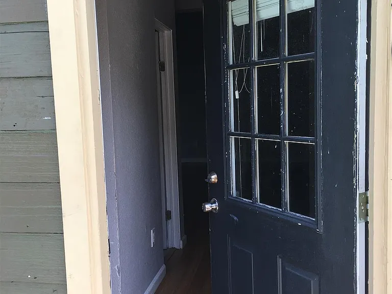 404 Hawthorne St #1 — Photo 3