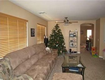 4th image of 26956 Hanford St