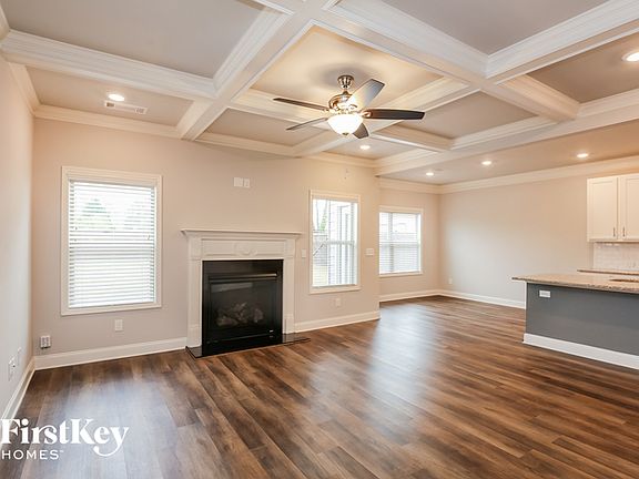 3rd image of 79 Dorothy Ln
