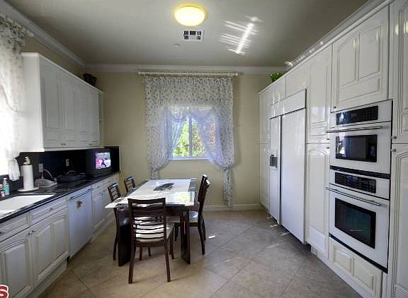2nd image of 14315 Magnolia Blvd #103