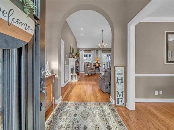 5th image of 2726 Morton Ln